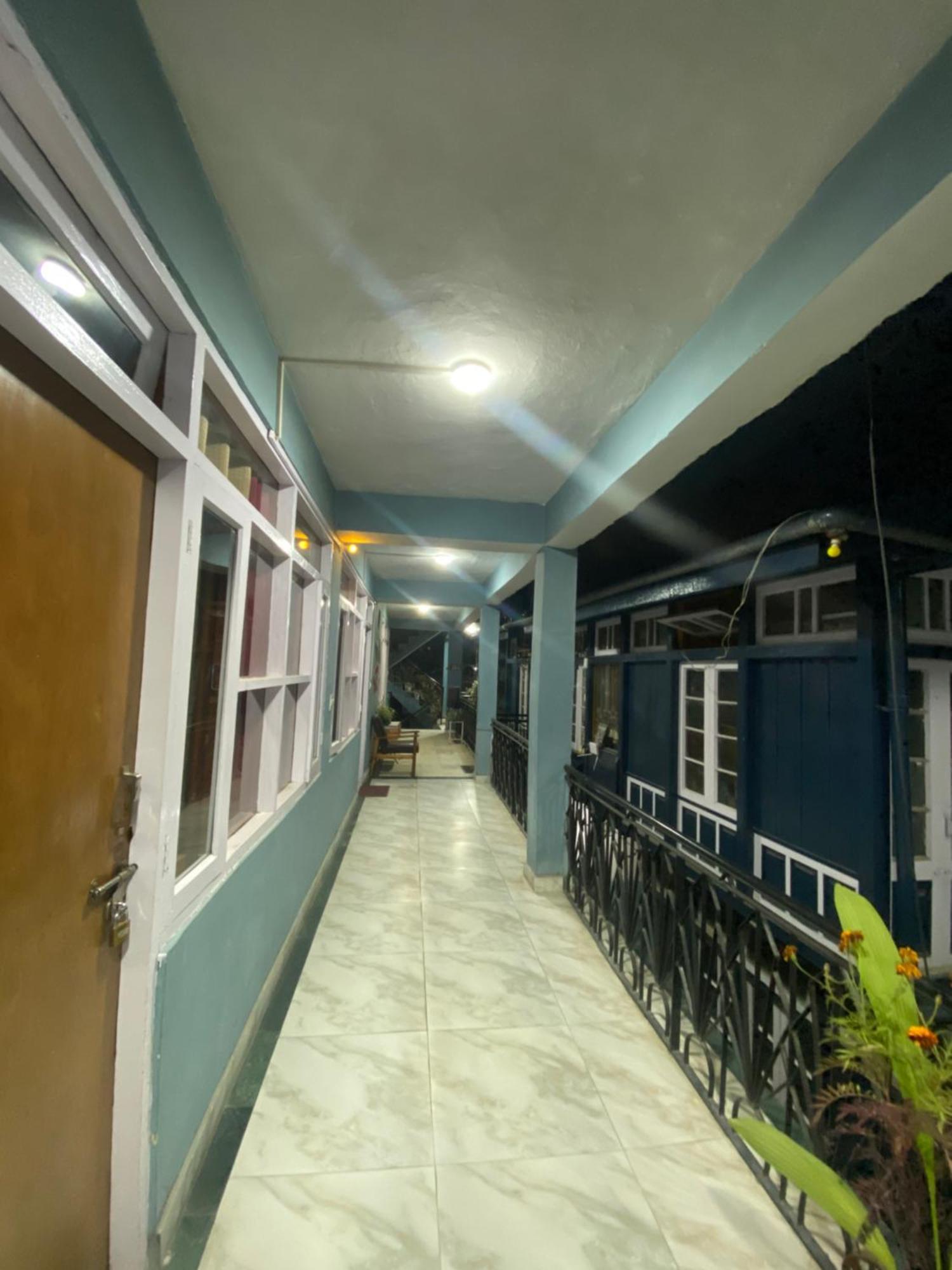 The Prasher Lodge Mall Road Manali Exterior foto